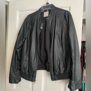 Old navy women’s faux leather bomber jacket large